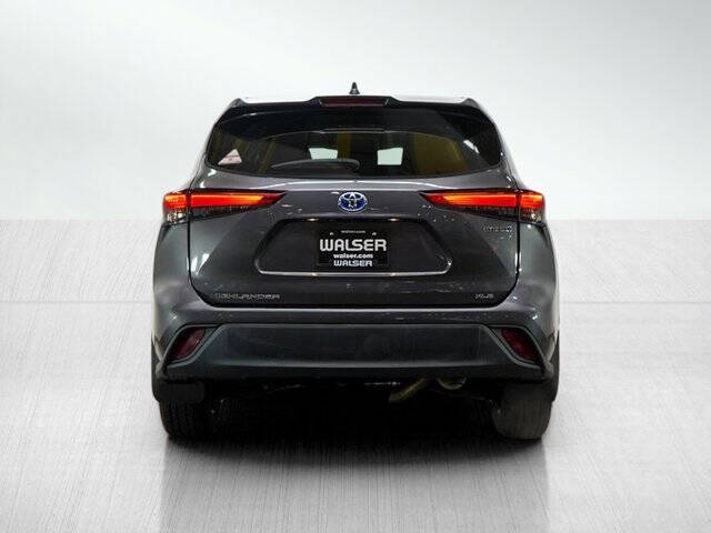 2022 Toyota Highlander Hybrid XLE