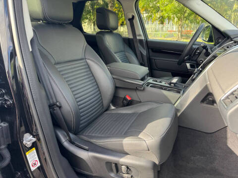 2024 Land Rover Discovery P300 S