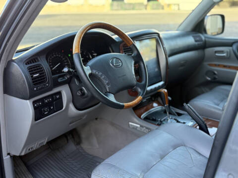 2005 Lexus LX 470