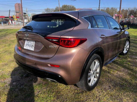 2017 Infiniti QX30 Premium