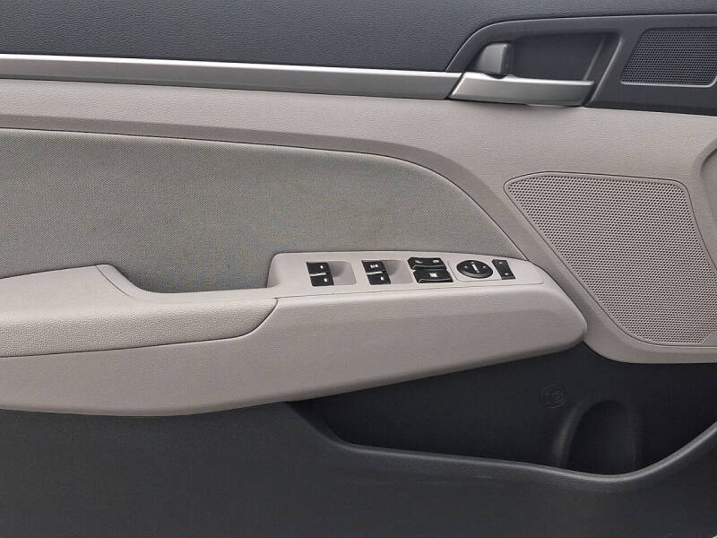 2018 Hyundai Elantra