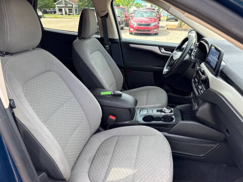 2020 Ford Escape SE