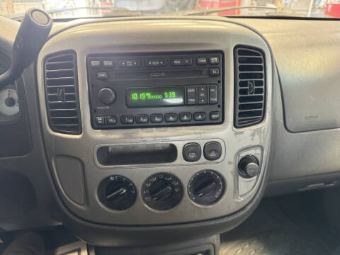 2004 Ford Escape XLT