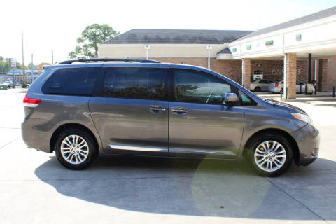 2013 Toyota Sienna XLE 7-Passenger Auto Access Seat