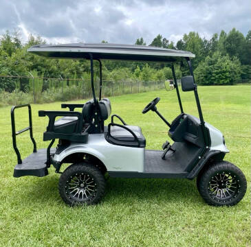 2022 E-Z-GO RXV for sale at Poole Automotive in Laurinburg NC