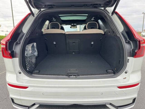 2026 Volvo XC60 T8 Plus