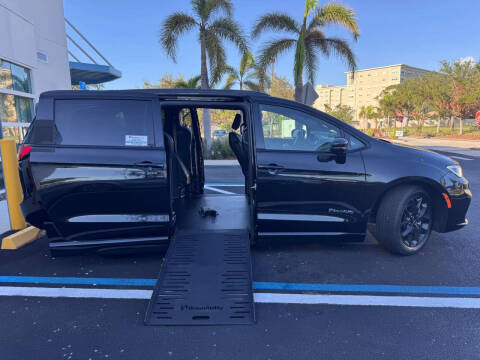 2021 Chrysler Pacifica Touring L