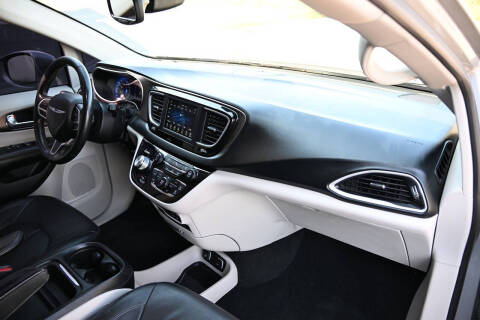 2019 Chrysler Pacifica Touring L