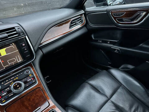 2018 Lincoln Continental Select