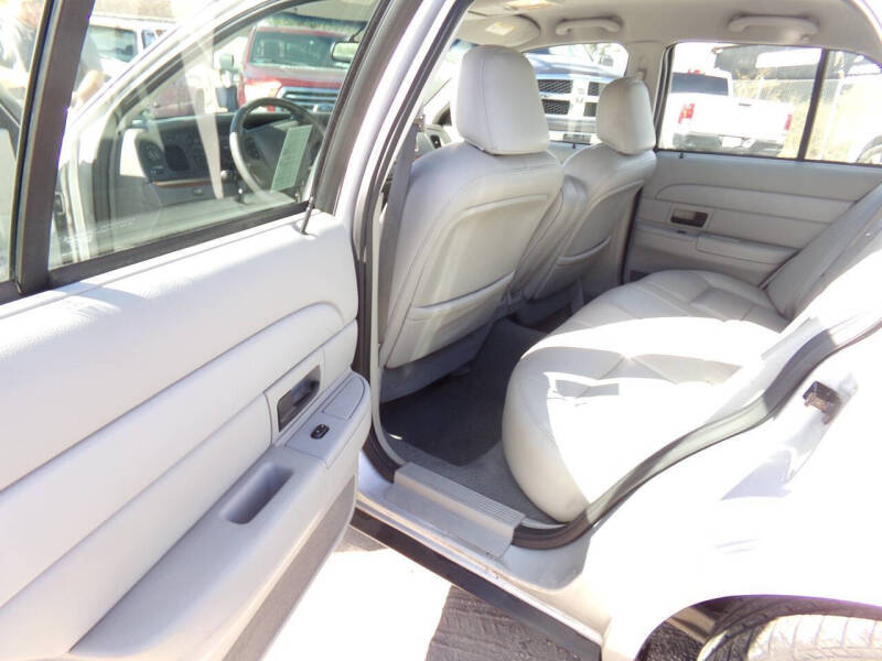 2003 Ford Crown Victoria LX