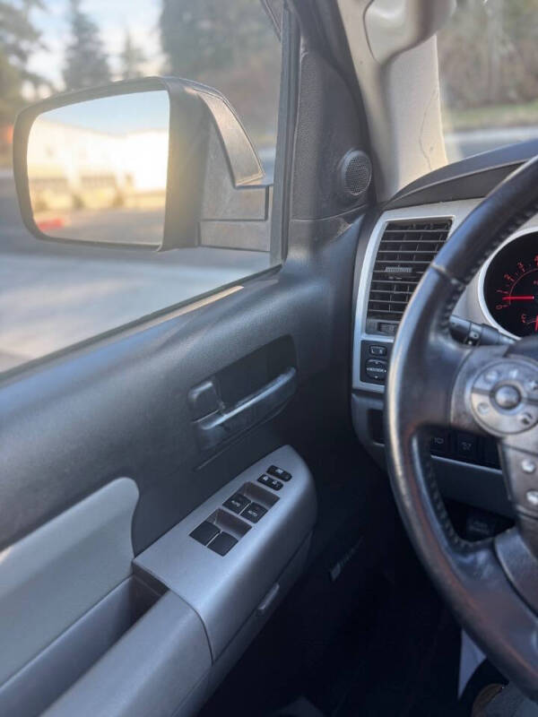 2008 Toyota Sequoia SR5