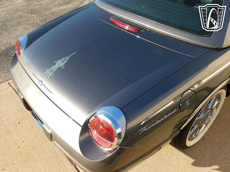 2003 Ford Thunderbird