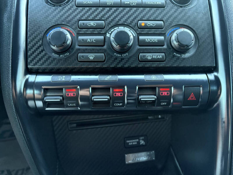 2013 Nissan GT-R Premium