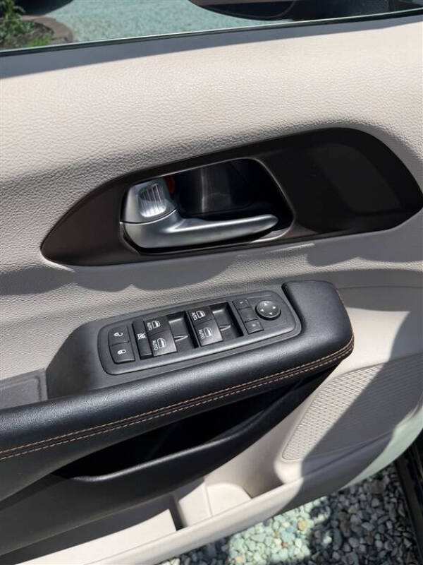 2017 Chrysler Pacifica Touring-L Plus