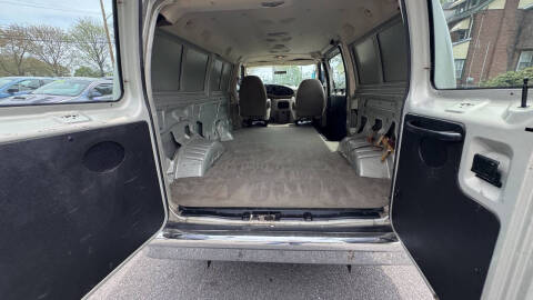 2005 Ford E-Series E-150