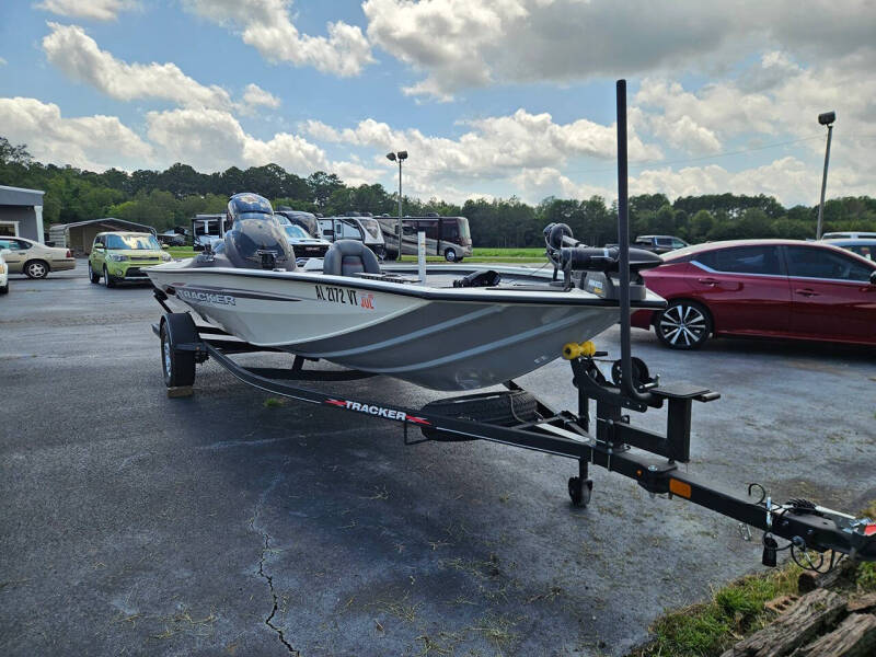 2023 Tracker PRO 195 TXW