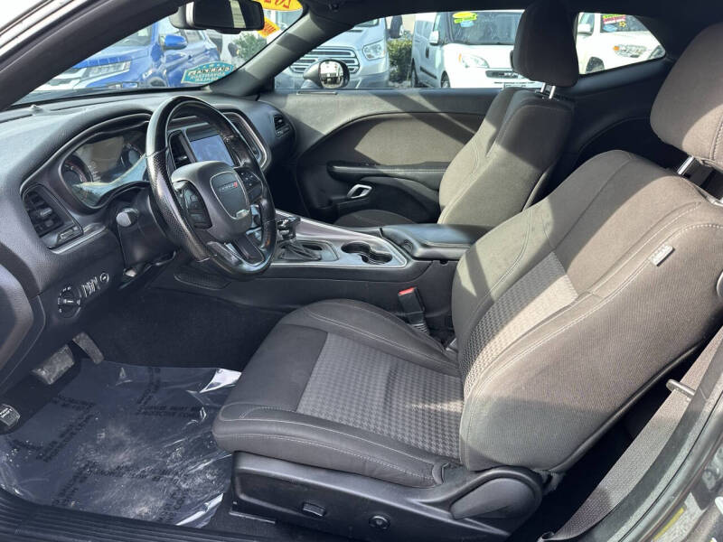 2020 Dodge Challenger SXT