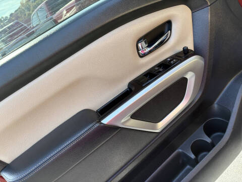 2016 Nissan Titan XD SL