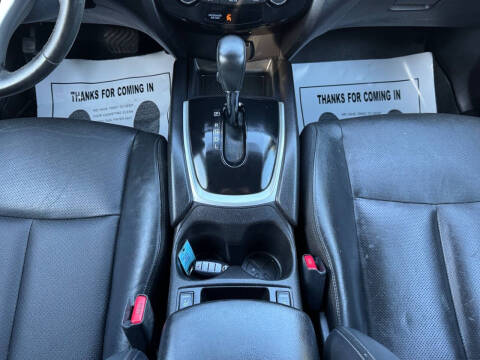 2015 Nissan Rogue SL