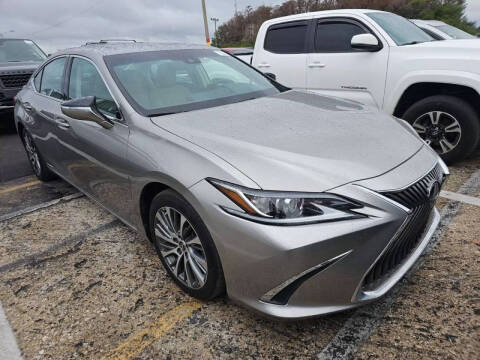 2021 Lexus ES 300h