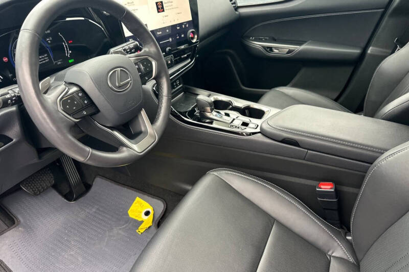 2025 Lexus NX 350h Premium