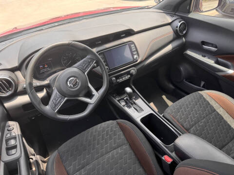 2021 Nissan Kicks SR