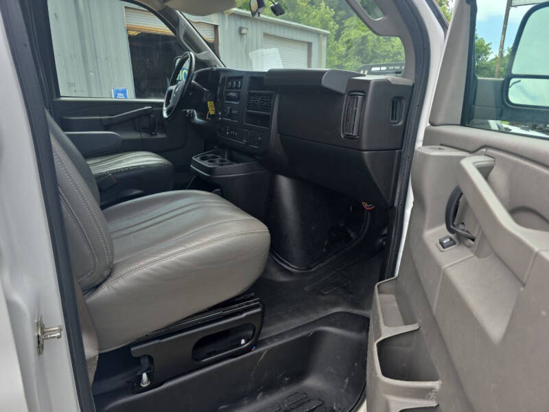2022 Chevrolet Express 2500