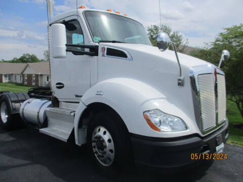 2015 Kenworth T680 for sale at ROAD READY SALES INC in Richmond IN