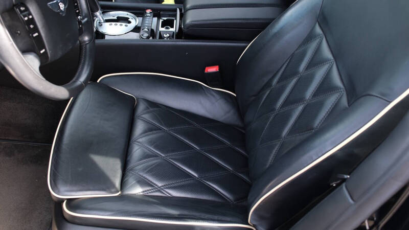 2009 Bentley Continental Flying Spur Base photo 16