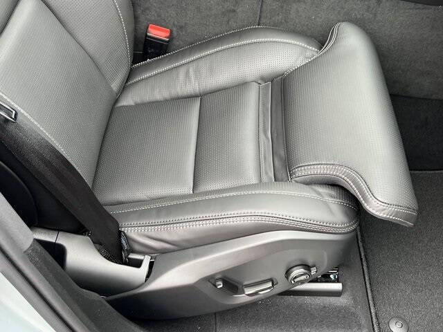 2026 Volvo XC60 B5 Ultra Black Edition