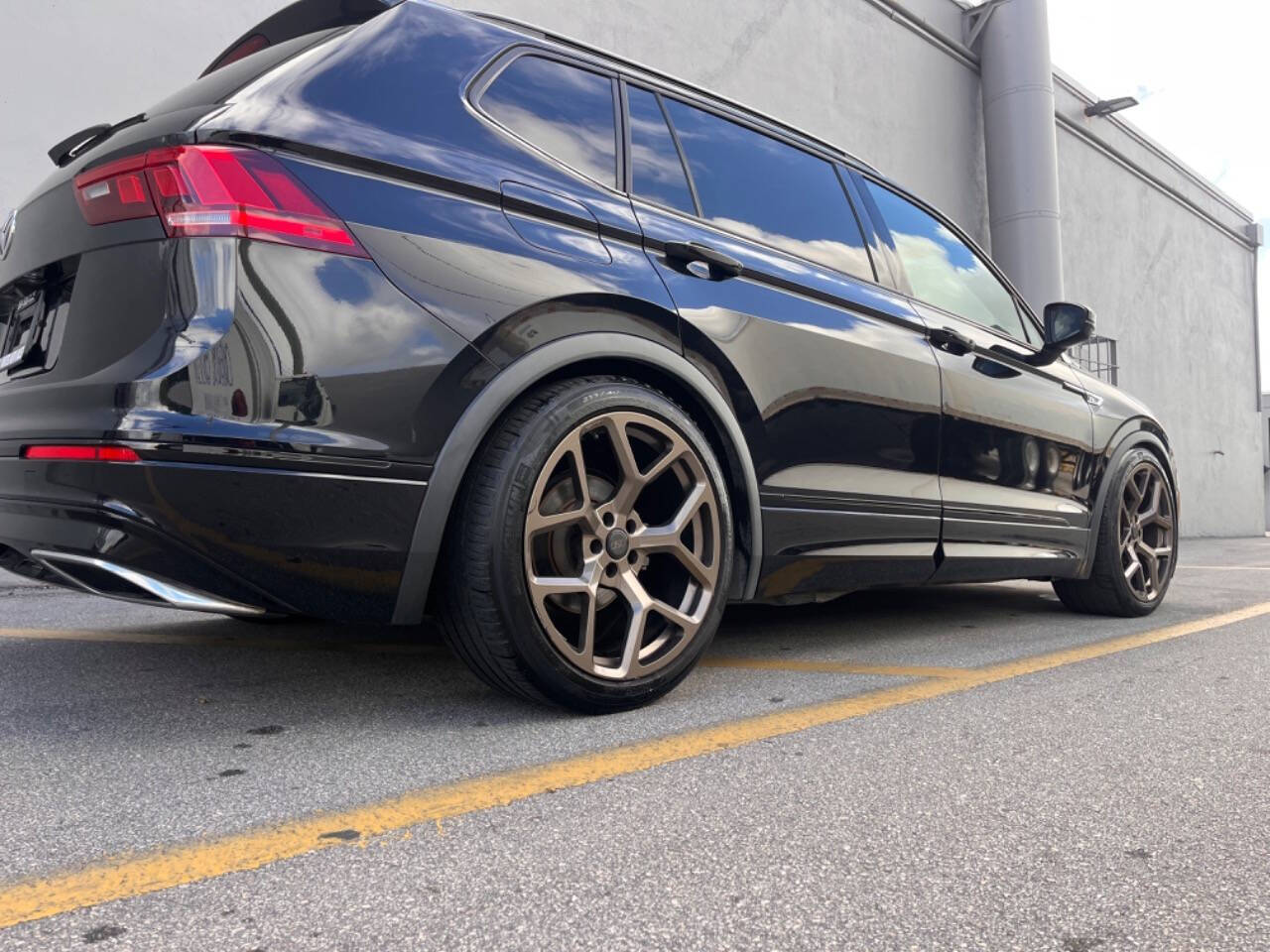 2020 Volkswagen Tiguan for sale at M & J UNITED AUTO SALES in LAUDERDALE LAKES, FL