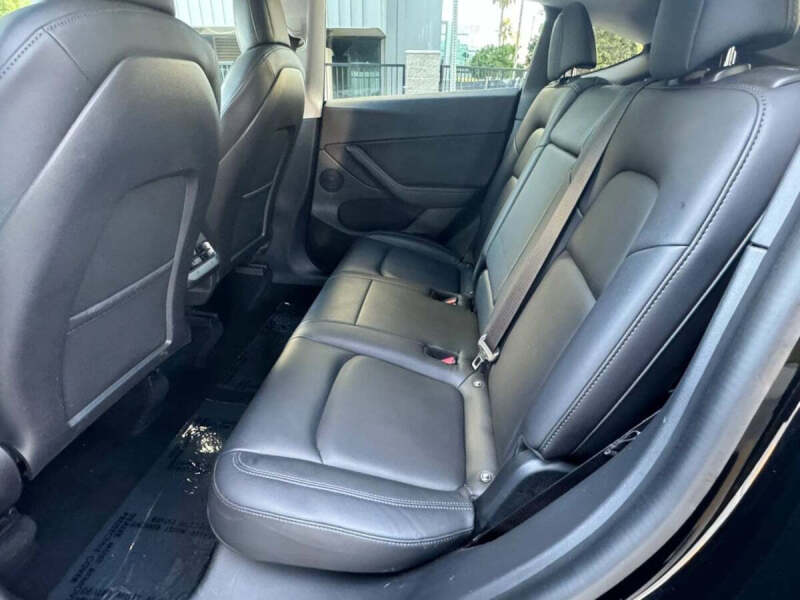2025 Tesla Model Y Long Range