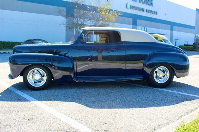 1946 Ford Super Deluxe