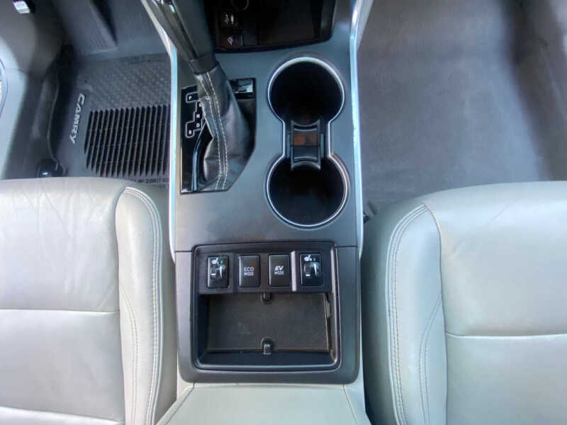 2017 Toyota Camry Hybrid