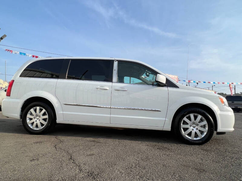 2014 Chrysler Town and Country Touring