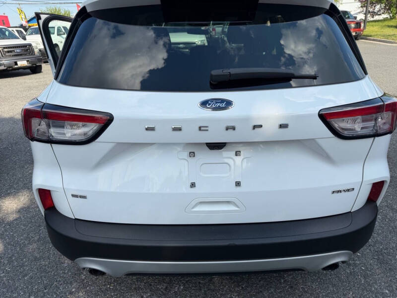 2020 Ford Escape SE