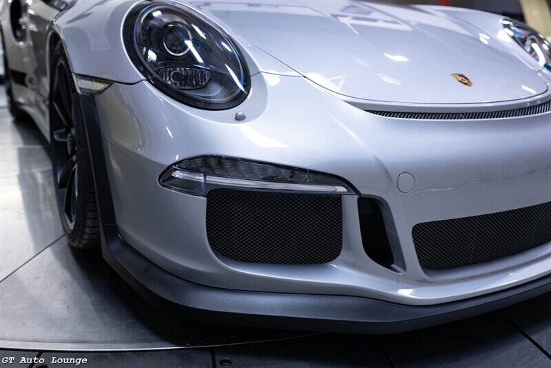 2016 Porsche 911 19