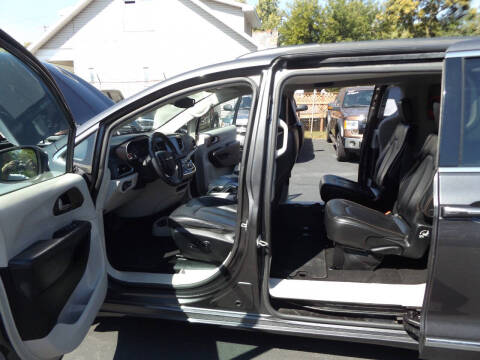 2017 Chrysler Pacifica Touring-L