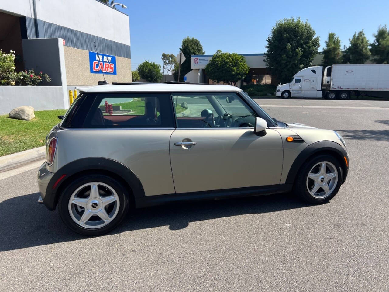 2007 MINI Cooper for sale at ZRV AUTO INC in Brea, CA