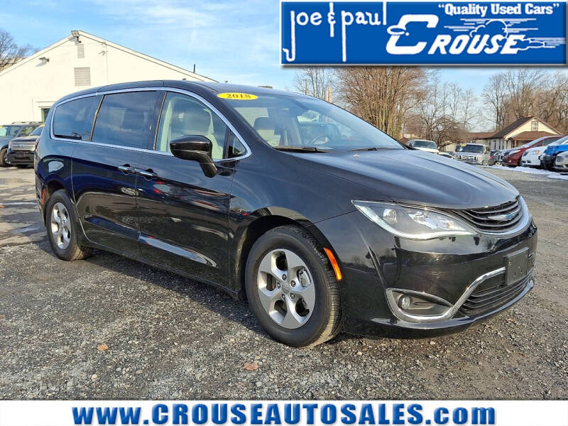 2018 Chrysler Pacifica Hybrid Touring Plus's photo