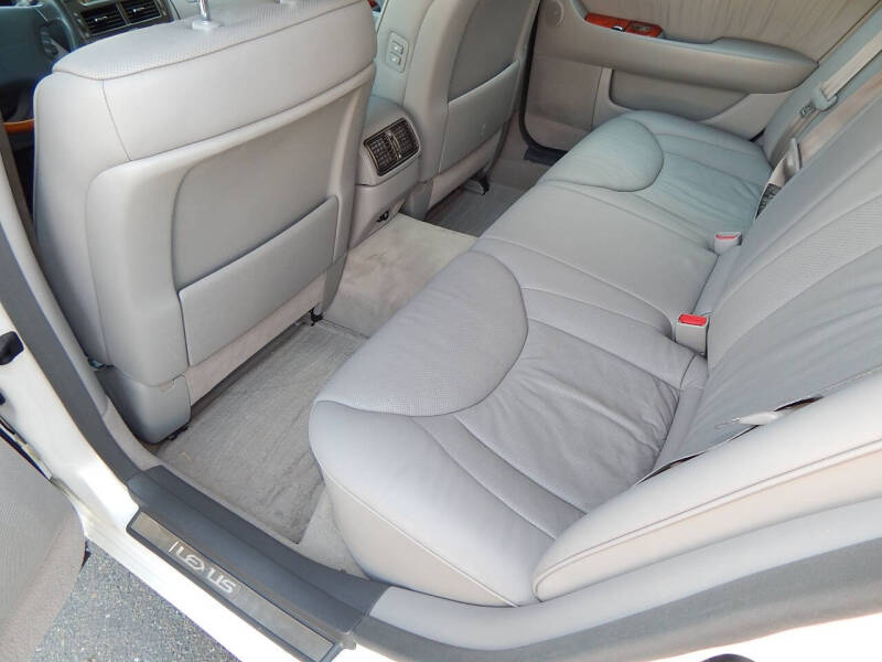 2005 Lexus LS 430