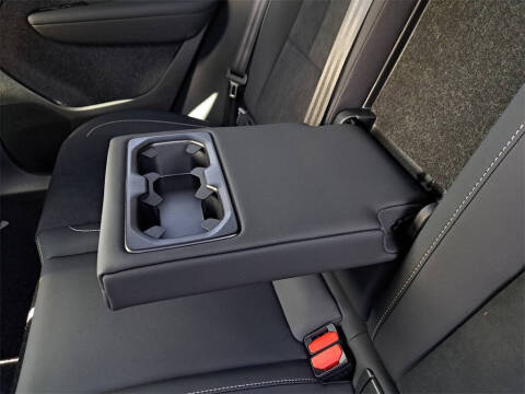 2026 Volvo XC40 B5 Ultra Black Edition