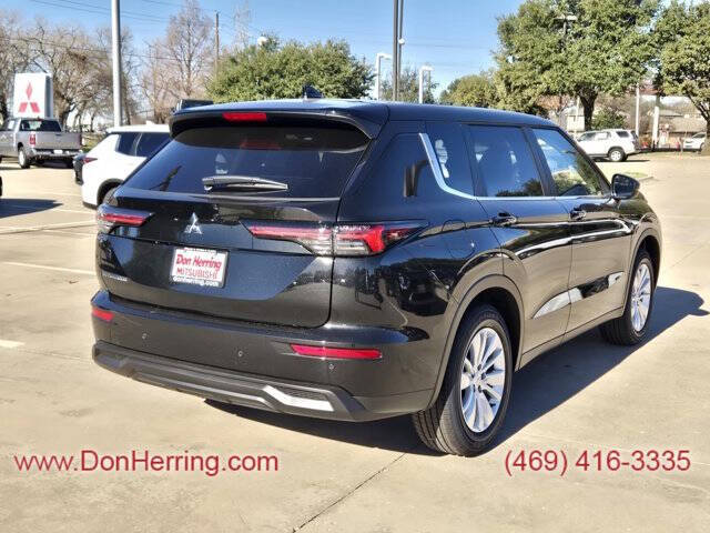 2026 Mitsubishi Outlander ES