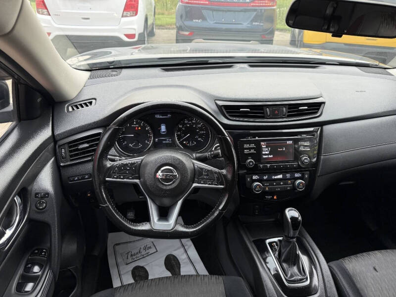 2017 Nissan Rogue SV