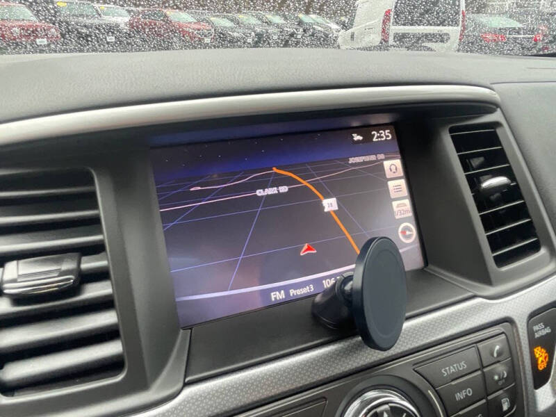 2019 Nissan Pathfinder SL