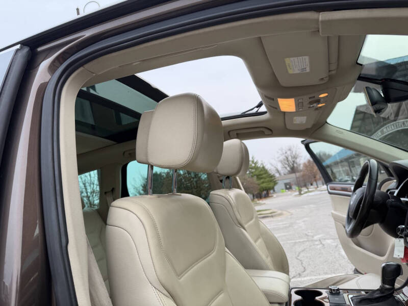 2012 Volkswagen Touareg TDI Sport