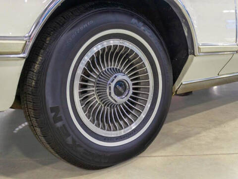 1977 Lincoln Mark V