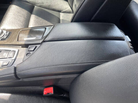 2012 BMW 5 Series 528i