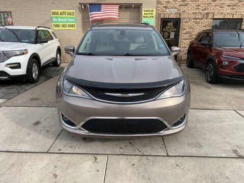 2017 Chrysler Pacifica Touring-L Plus