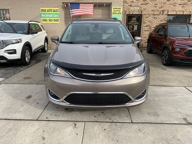2017 Chrysler Pacifica Touring-L Plus